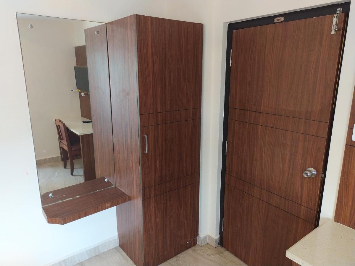 Hotel White Puducherry Buitenkant foto