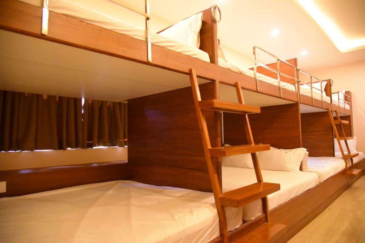 Hotel White Puducherry Buitenkant foto